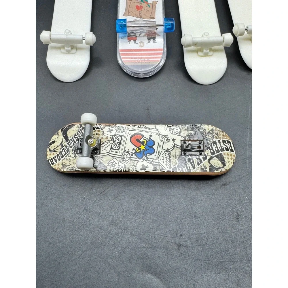 Lot of 12 Mini Finger Skateboards Party Favor Tech Deck Off Brand Parts